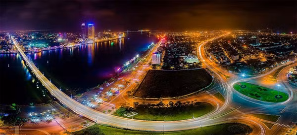 Đường cong sông Hàn. Ảnh: Lê Quang Thiện.