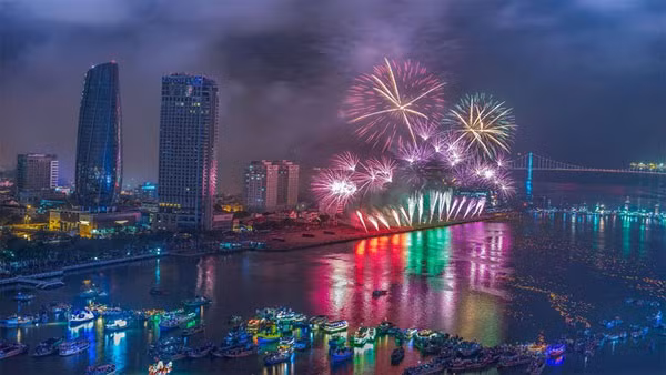 Bức ảnh đoạt giải "Sự kiện và lễ hội" mang tên Ngày 29/4 của Huỳnh Văn Truyền. .