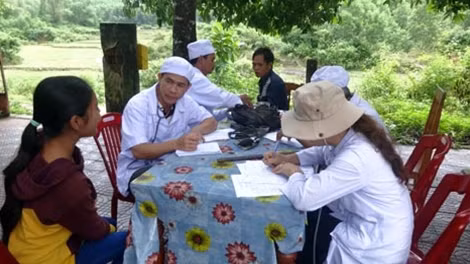 Khám chữa bệnh định kỳ ở Ba Điền.