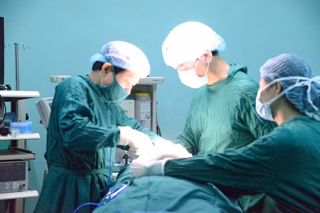 Ca phẫu thuật bướu giáp cho chị M.