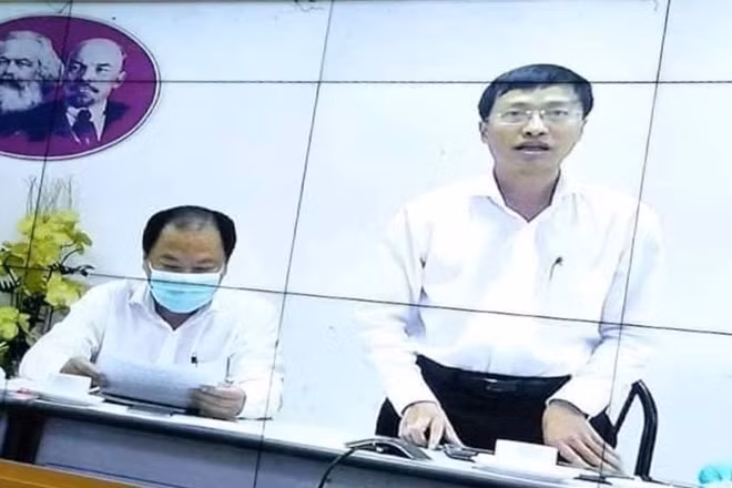 PGS.TS Phan Trọng Lân phát biểu tại một buổi giao ban trực tuyến với Bộ Y tế về công tác chống dịch COVID-19