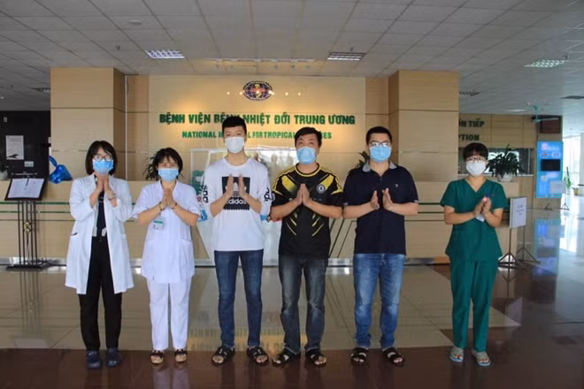 Thêm 3 trường hợp khỏi bệnh công bố hôm nay (5/6), Bệnh viện Bệnh Nhiệt đới Trung ương chỉ còn 12 bệnh nhân COVID đang điều trị