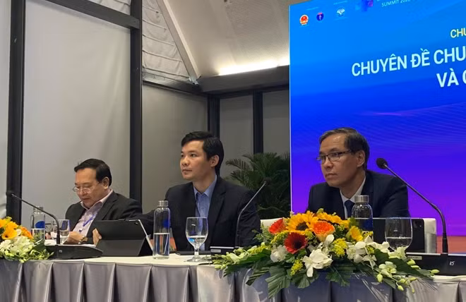 Hội nghị chuyên đề "Chuyển đổi số trong phòng bệnh và chăm sóc sức khỏe" diễn ra sáng 29/12