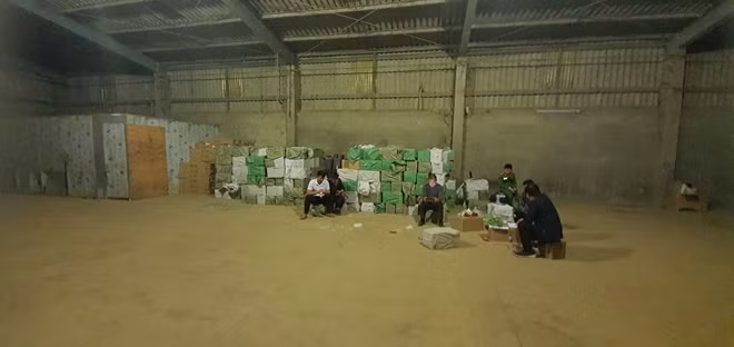 Kho hàng giả bị phát hiện