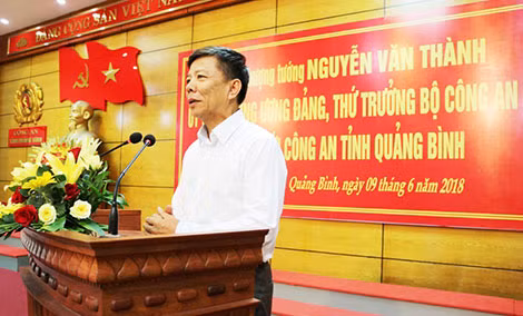 Ông Nguyễn Hữu Hoài-Phó Bí thư tỉnh ủy, Chủ tịch UBND tỉnh Quảng Bình chào mừng Đoàn công tác Bộ Công an và phát biểu về tình hình phát triển kinh tế, xã hội của Quảng Bình.