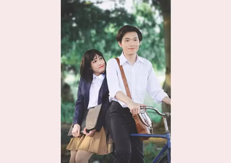 MV parody "Em gái mưa" của Huỳnh Lập được khen ngợi vì tạo hình lung linh y chang bản gốc và mang thông điệp ý nghĩa. MV parody "Em gái mưa" của Huỳnh Lập được khen ngợi vì tạo hình lung linh y chang bản gốc và mang thông điệp ý nghĩa.
