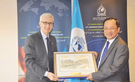 Thứ trưởng Nguyễn Văn Thành và ông Jurgen Stock, TTK Interpol.