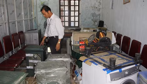 Tài sản của đối tượng Oanh bị dân xiết nợ sau đó đã giao nộp cho chính quyền.