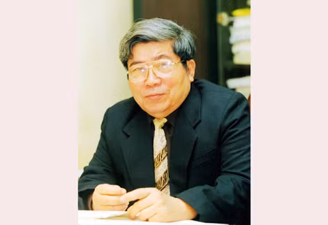Giáo sư Hà Minh Đức.