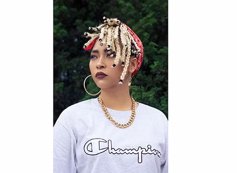 Nổi tiếng với dòng hip hop, cô bé Kim thuở nào đổi nghệ danh thành Kimese khi xuất hiện trở lại với phong cách nổi loạn.