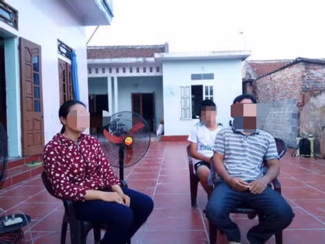 Vợ chồng chị L trình bày sự việc con trai bị dâm ô.