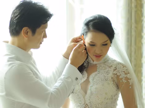Ảnh cưới hiếm hoi của Bebe Phạm và Dustin Nguyễn.