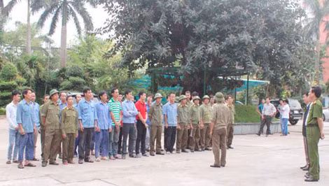 Công an tỉnh Thái Bình hướng dẫn Tổ tự quản Cty Hương Sen bảo vệ an ninh, tuần tra bảo vệ Cty.
