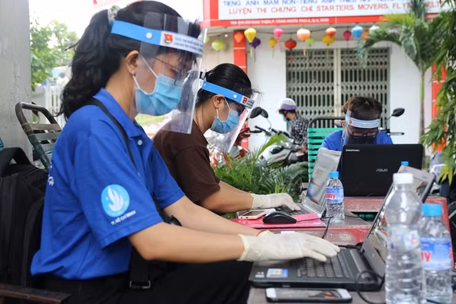 Từ chính quyền tới cơ quan ban ngành và từng người dân trên địa bàn TP Hồ Chí Minh phối hợp truy vết tìm cách dịệt nguồn lây COVID-19