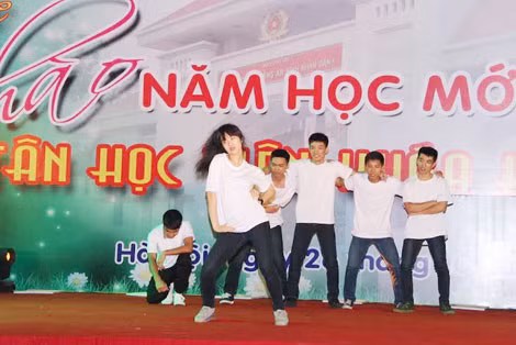 Một tiết mục nhảy sôi động của CLB Vũ điệu đam mê.