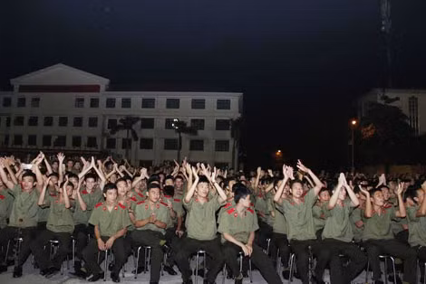 Dạ hội thu hút sự quan tâm của hàng nghìn học viên nhà trường.