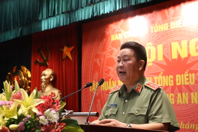 Thứ trưởng Bùi Văn Thành phát biểu khai mạc Hội nghị tập huấn Tổng điều tra kinh tế năm 2017
