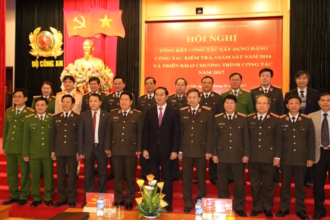 Chủ tịch nước Trần Đại Quang; Bộ trưởng Tô Lâm với các đại biểu tham dự Hội nghị