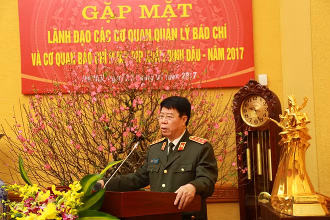 Thứ trưởng Bùi Văn Nam phát biểu tại cuộc gặp mặt.