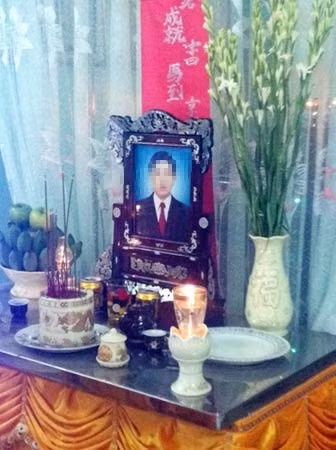 Di ảnh nạn nhân T.