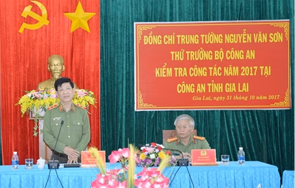 Thứ trưởng Nguyễn Văn Sơn phát biểu chỉ đạo tại buổi làm việc.
