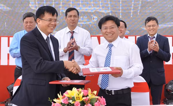 Nghi thức ký kết hợp tác toàn diện giữa Sao Mai Group và Ngân hàng TMCP Việt Nam Thịnh Vượng – Vpbank.