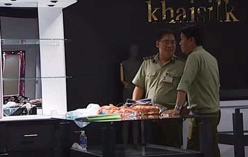 Kiểm tra cửa hàng Khaisilk tại khách sạn Lotte Legend Tôn Đức Thắng.