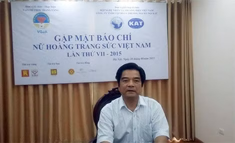 Tiến sĩ Lê Ngọc Dũng, Chủ tịch Hội Mỹ nghệ Kim hoàn Đá quý Việt Nam, Trưởng ban tổ chức cuộc thi.