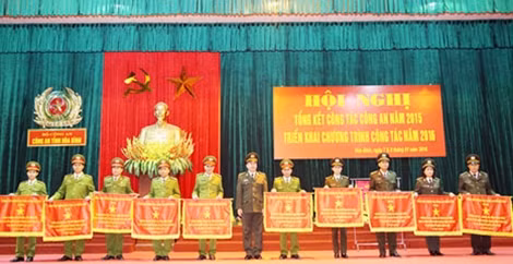 Công an tỉnh Hòa Bình triển khai công tác năm 2016 ảnh 3