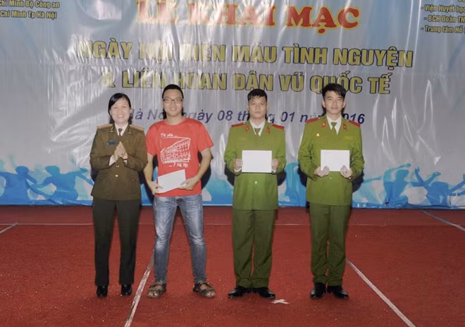 Các đơn vị đoạt giải phụ.