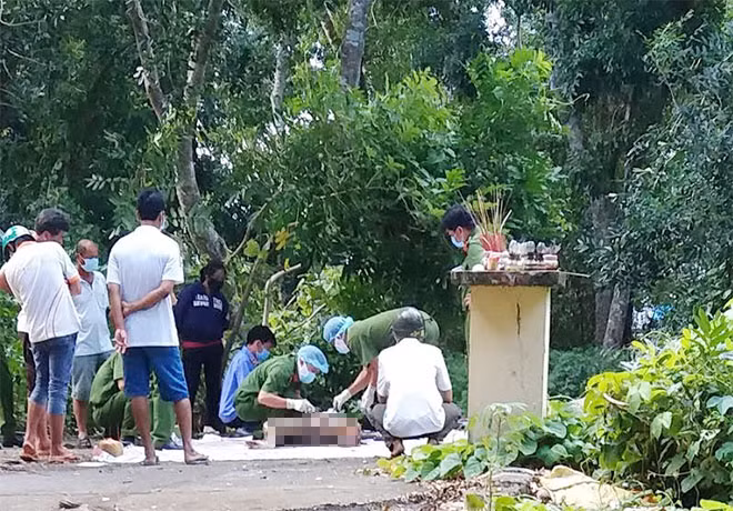 Cơ quan CSĐT đang khám nghiệm tử thi để làm rõ nguyên nhân cái chết và xác định chính xác người bị tử vong.