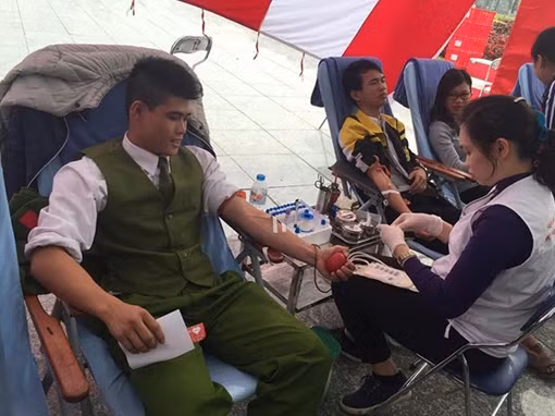 Tuổi trẻ Học viện CSND hiến máu tại ngày hội Trái tim tình nguyện