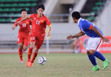 U19 Việt Nam không thể xuyên thủng mành lưới của U19 Malaysia. Ảnh: Trung Kính. U19 Việt Nam không thể xuyên thủng mành lưới của U19 Malaysia. Ảnh: Trung Kính.