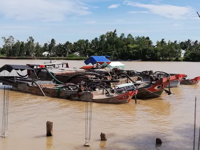 Các phương tiện bị bắt giữ.