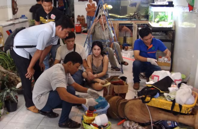 Công an kiểm tra căn nhà, phát hiện Loan tàng trữ lượng lớn ma tuý.