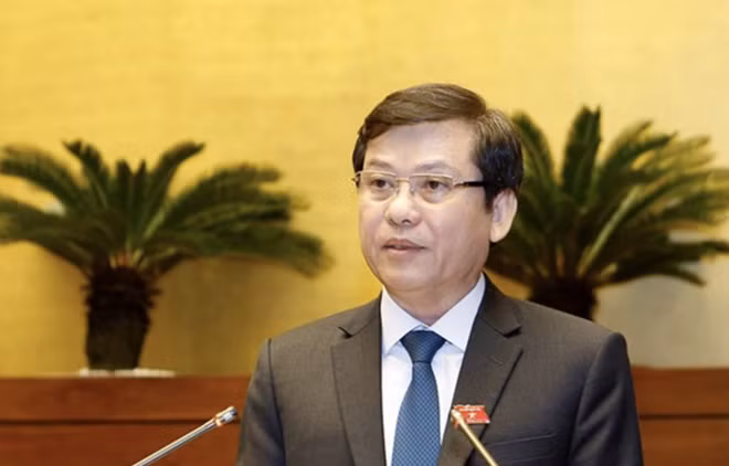Viện trưởng VKSND Tối cao Lê Minh Trí trình bày báo cáo trước Quốc hội.
