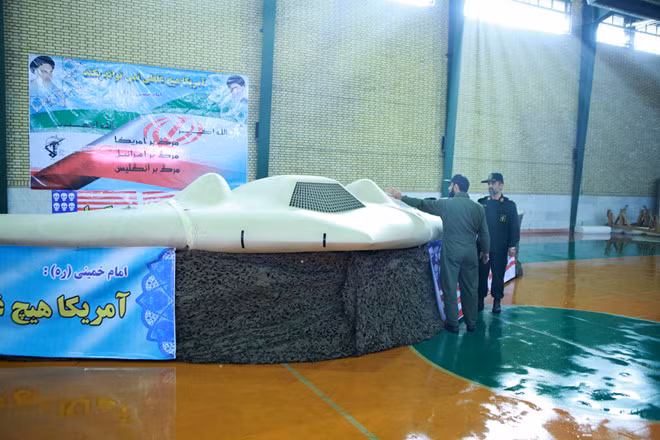 Chiếc RQ-170 Sentinel bị Iran tịch thu. Ảnh: IRNA