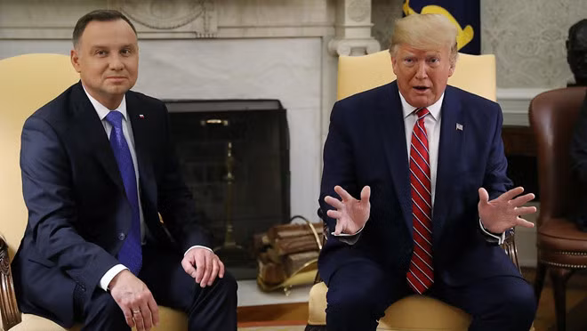 Tổng thống Ba Lan Andrzej Duda và Tổng thống Trump ở Nhà Trắng. Ảnh: Reuters Tổng thống Ba Lan Andrzej Duda và Tổng thống Trump ở Nhà Trắng. Ảnh: Reuters