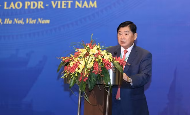 Đại tướng Chunsovan, Phó Chủ tịch Ủy ban Quốc gia phòng, chống ma túy Campuchia, Trưởng đoàn đại biểu Campuchia phát biểu tại Hội nghị.