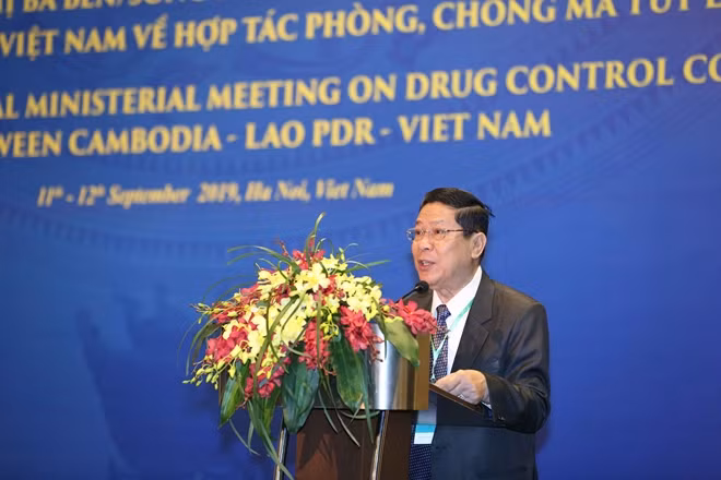 Trung tướng Somvang Thammasith, Thứ trưởng Bộ An ninh, Trưởng Ban chỉ đạo công tác kiểm tra, kiểm soát ma túy Lào, Trưởng đoàn đại biểu Lào, phát biểu tại Hội nghị.