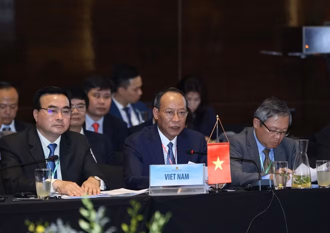Đoàn Việt Nam do Thứ trưởng Lê Quý Vương làm Trưởng đoàn tham dự Hội nghị.
