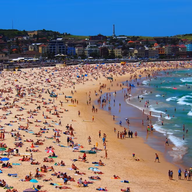 Nhiệt độ ở Melbourne, bang Victoria, được dự đoán đạt mức 41*C trong lúc hàng ngàn người đổ về các bãi biển để tránh nắng nóng vào cuối tuần.