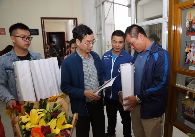 Thiếu tướng Phạm Văn Miên, Tổng biên tập Báo CAND trực tiếp chỉ đạo buổi tổng duyệt.