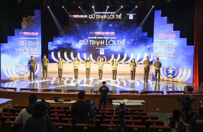 Chương trình nghệ thuật “Giữ trọn lời thề” vào 20h ngày 24-11 tại Trung tâm Nghệ thuật Âu Cơ, Truyền hình trực tiếp trên Truyền hình CAND (ANTV).