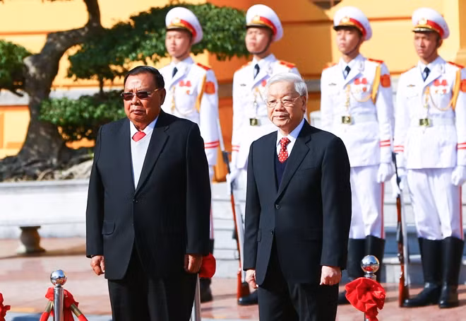 Trong lịch sử quan hệ quốc tế, quan hệ đặc biệt Việt Nam - Lào là một điển hình, một tấm gương mẫu mực, hiếm có về sự gắn kết bền chặt, thủy chung, trong sáng và đầy hiệu quả giữa hai dân tộc đấu tranh vì độc lập, tự do và tiến bộ xã hội.