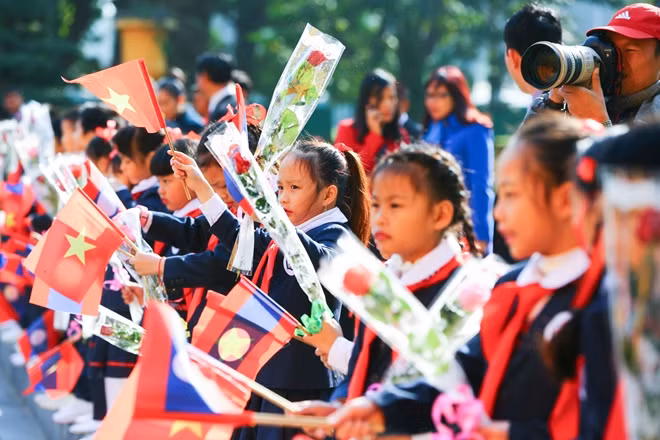Đây là lần thứ 2 Tổng Bí thư, Chủ tịch nước Lào Bounnhang Vorachith thăm hữu nghị chính thức Việt Nam từ đầu nhiệm kỳ 2016-2021 nhằm tiếp tục khẳng định đường lối đối ngoại nhất quán của Lào là đặc biệt coi trọng việc gìn giữ và thúc đẩy quan hệ hữu nghị vĩ đại, tình đoàn kết đặc biệt và sự hợp tác toàn diện Việt Nam-Lào.