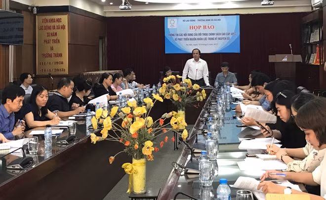 Tại buổi họp báo chiều ngày 10-5 của Bộ LĐ-TB&XH.