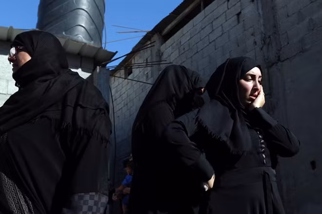 Trong các cuộc biểu tình kéo dài 7 tuần qua, giới chức Palestine cho hay số người thiệt mạng có thể đã chạm ngưỡng 100 người. Các cuộc biểu tình trở nên khó kiểm soát hơn khi Mỹ đã lựa chọn đúng thời điểm nhạy cảm này để dời Đại sứ quán từ Tel Aviv về Jerusalem.
