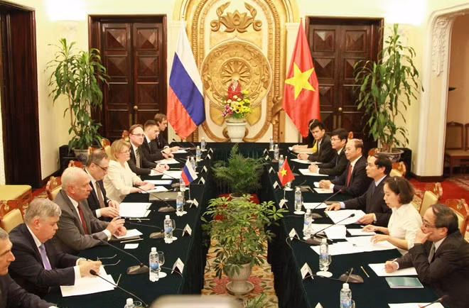 Đại diện hai bên tại Đối thoại chiến lược Ngoại giao - Quốc phòng - An ninh lần thứ 9 và Tham vấn chính trị cấp Thứ trưởng Ngoại giao Việt Nam – Nga.