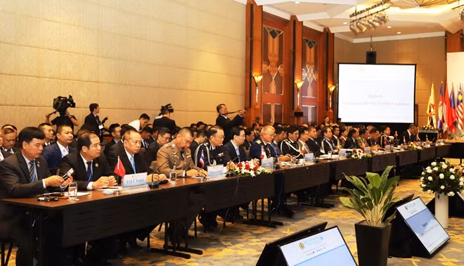 Các đoàn đại biểu dự phiên toàn thể Hội nghị ASEANAPOL.